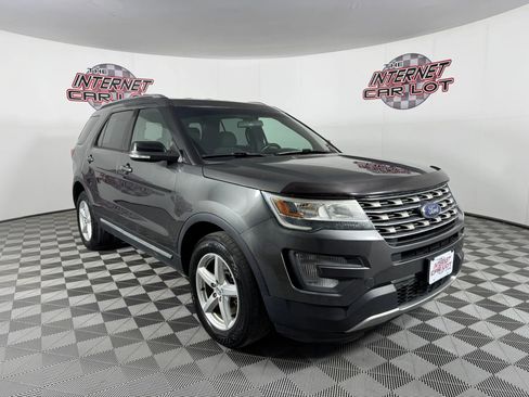 Used 2017 Ford Explorer XLT w/ Class II Trailer Tow Package AWD/4WD image 9