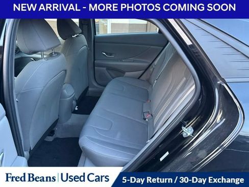 Used 2023 Hyundai Elantra SEL w/ Convenience Package FWD image 9