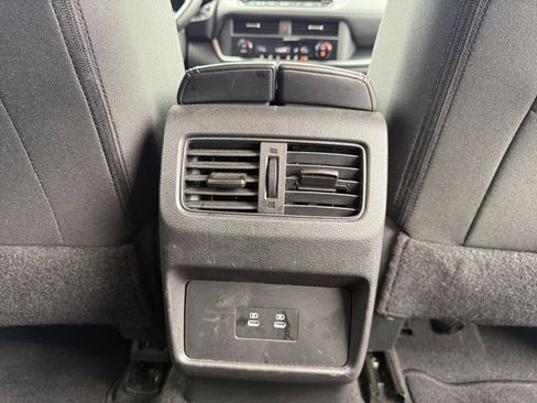 Used 2025 Nissan Rogue SV FWD image 24