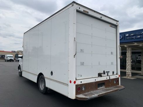 Used 2021 Chevrolet Express 3500 w/ Power Convenience Package RWD image 5