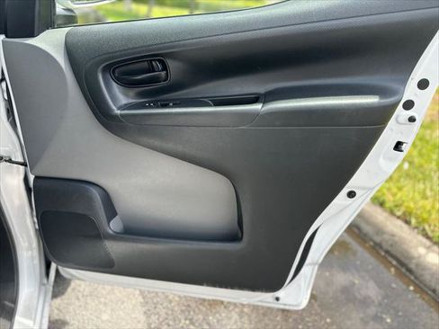 Used 2020 Nissan NV200 SV w/ Back Door Glass Package FWD image 17