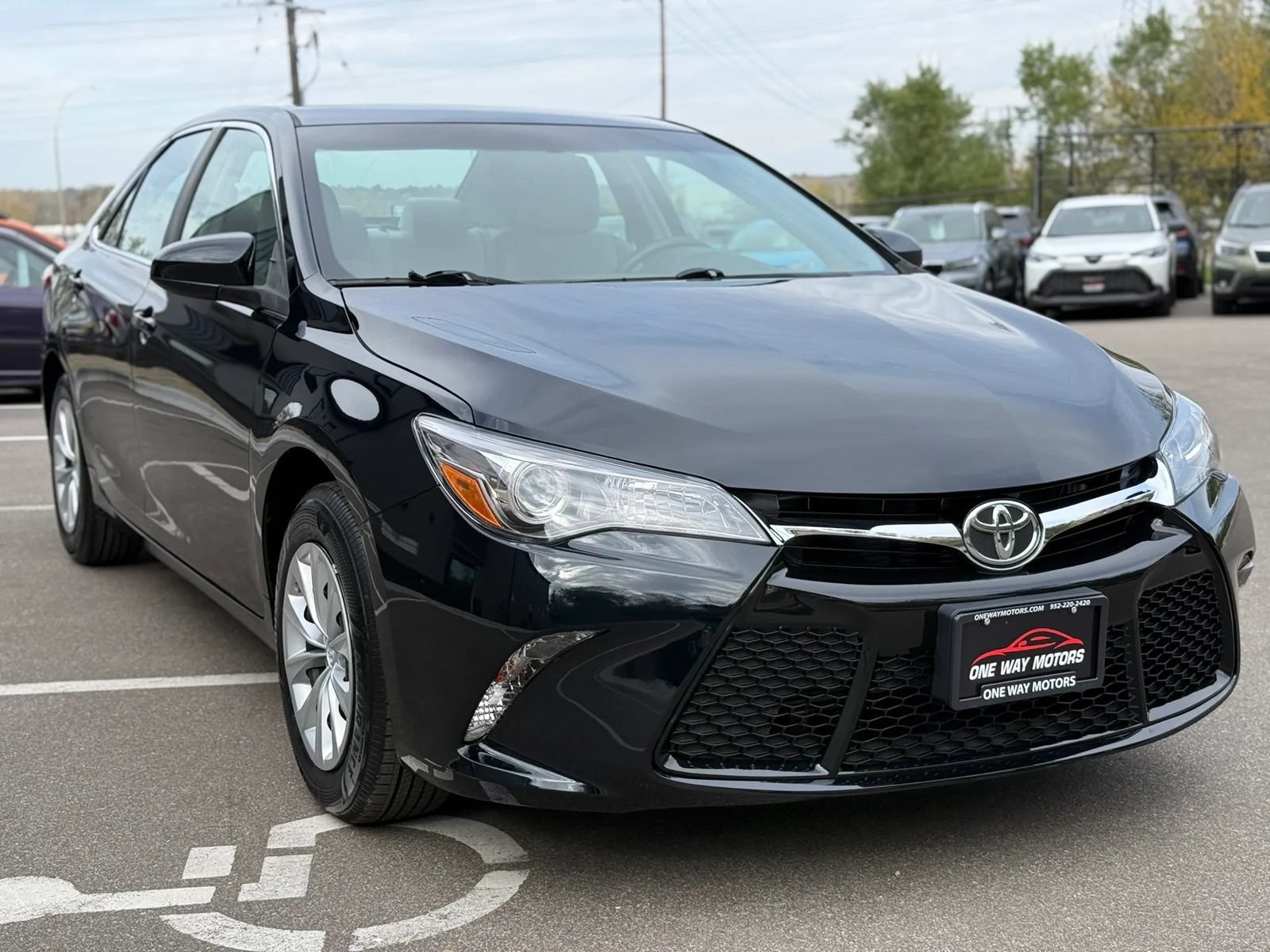 Used 2015 Toyota Camry LE FWD image 7