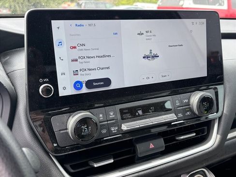 Used 2025 Toyota Grand Highlander FWD image 3