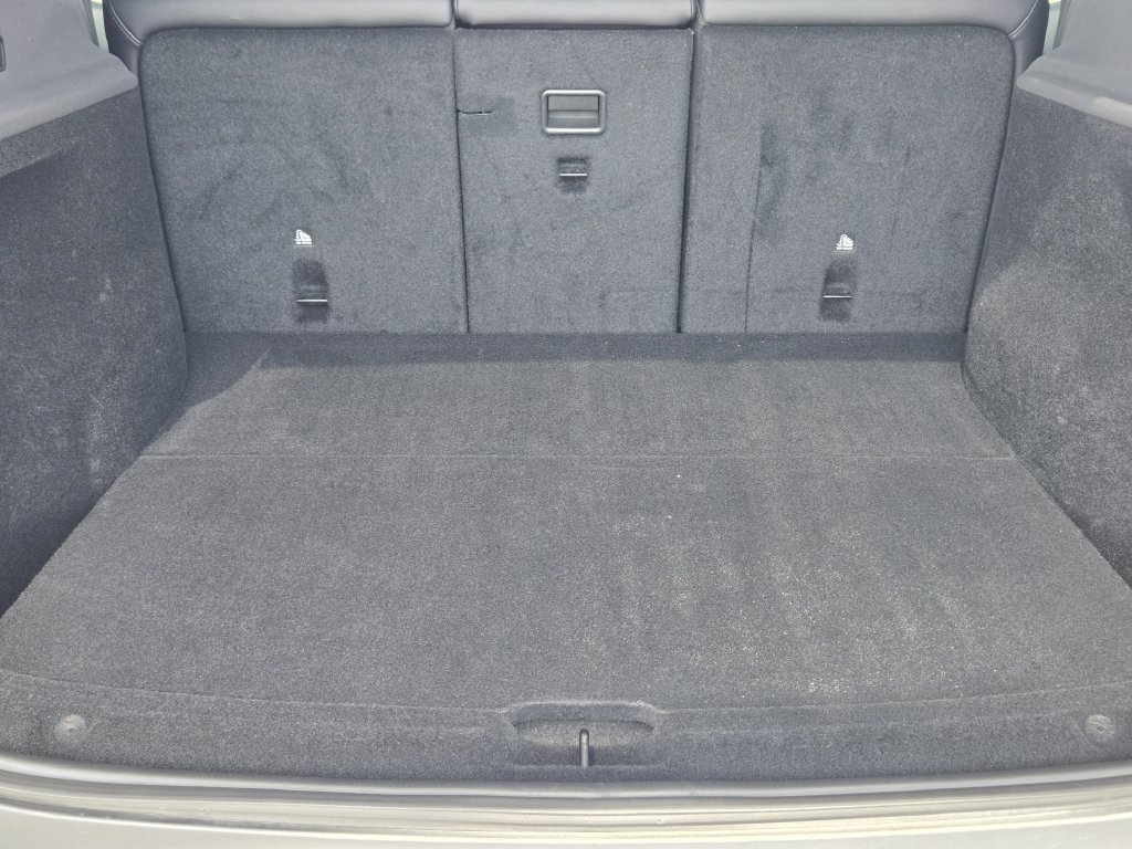 Used 2026 Tesla Model Y AWD image 33