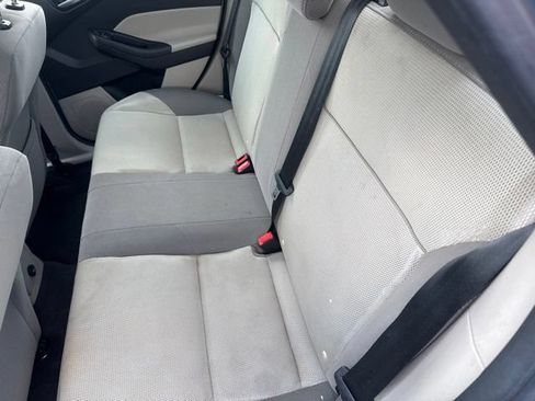 Used 2012 Ford Focus SE FWD image 19