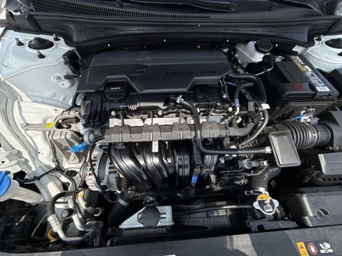 Certified 2025 Hyundai Elantra SEL FWD image 28