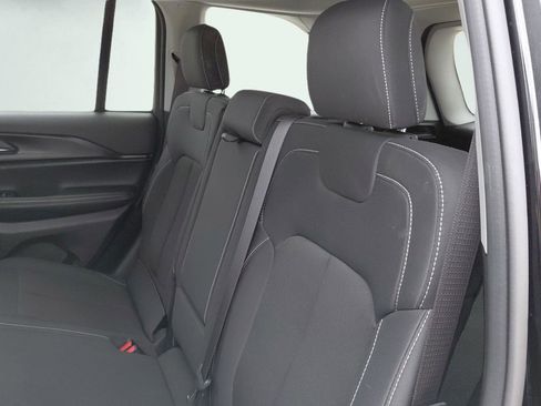 Used 2023 Jeep Grand Cherokee Laredo w/ Luxury Tech Group I image 36