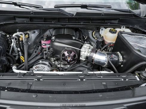 Used 2024 GMC Yukon Denali Ultimate w/ LPO, Floor Liner Package AWD/4WD image 17