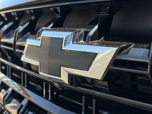 Used 2025 Chevrolet Suburban Z71 AWD/4WD image 15