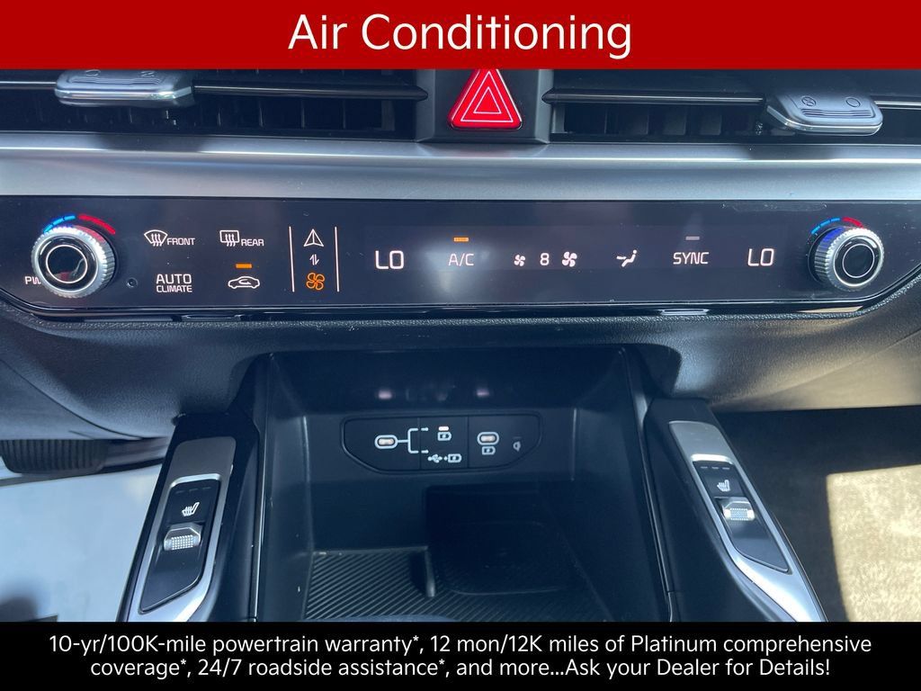 Certified 2025 Kia Sorento EX w/ Panoramic Sunroof Package AWD/4WD image 17