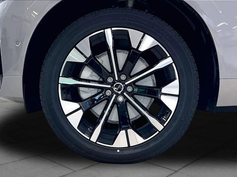New 2026 Volvo XC60 B5 Plus w/ Protection Package Premier AWD/4WD image 16
