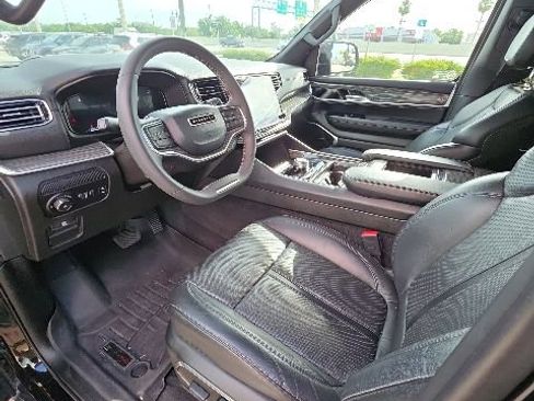 Used 2022 Jeep Wagoneer Series III RWD image 13