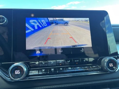 Used 2023 Chevrolet Colorado LT w/ LT Convenience Package II image 12