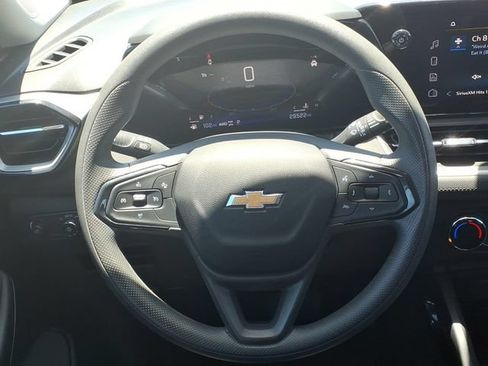 Used 2025 Chevrolet TrailBlazer LS AWD/4WD image 18