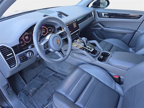 Used 2021 Porsche Cayenne image 19