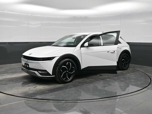 Used 2022 Hyundai Ioniq 5 SE w/ Cargo Package image 1