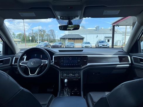 Used 2022 Volkswagen Atlas SE w/ Panoramic Sunroof Package image 12