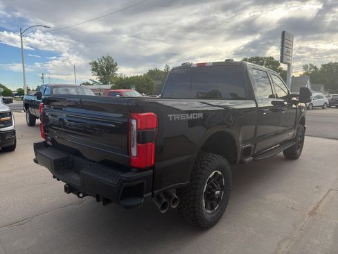 Used 2025 Ford F250 Platinum w/ Tremor Off-Road Package AWD/4WD image 3