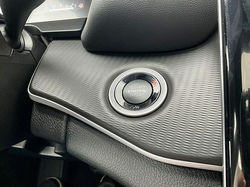 New 2025 Jeep Grand Cherokee Altitude image 20