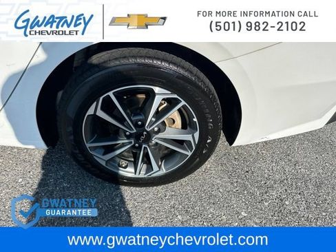 Used 2023 Kia Forte LXS FWD image 10