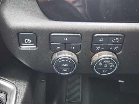 Used 2025 Chevrolet Silverado 2500 LT w/ Texas Edition image 19