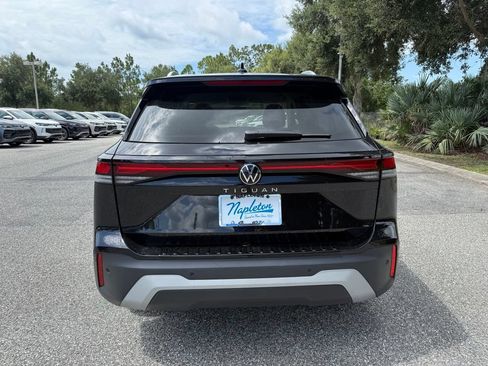 Used 2025 Volkswagen Tiguan S FWD image 13