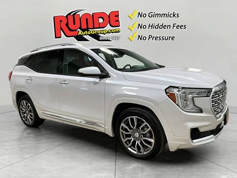 Used 2022 GMC Terrain Denali w/ LPO, Floor Liner Package image 8