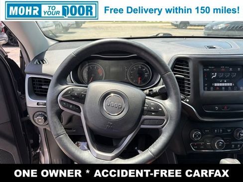 Used 2019 Jeep Cherokee Latitude Plus w/ Cold Weather Group AWD/4WD image 33