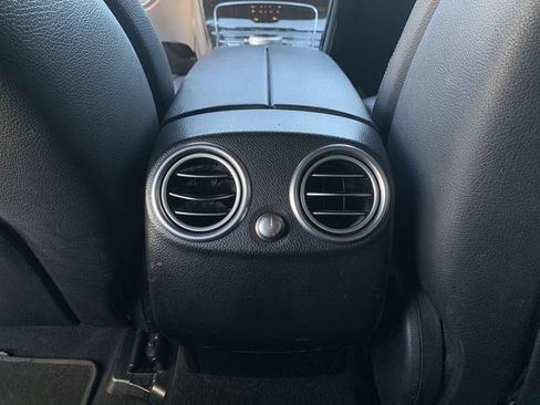 Used 2018 Mercedes-Benz GLC 300 4MATIC image 19