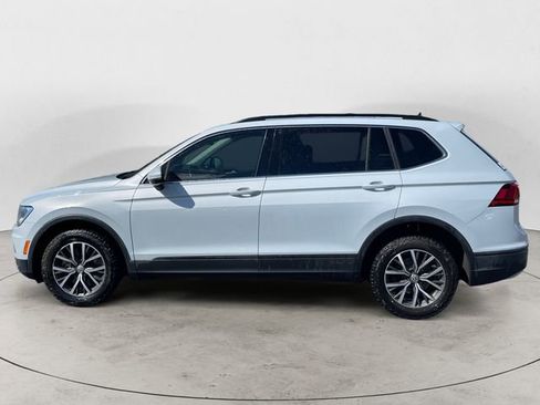Used 2019 Volkswagen Tiguan SE w/ Panoramic Sunroof Package image 2