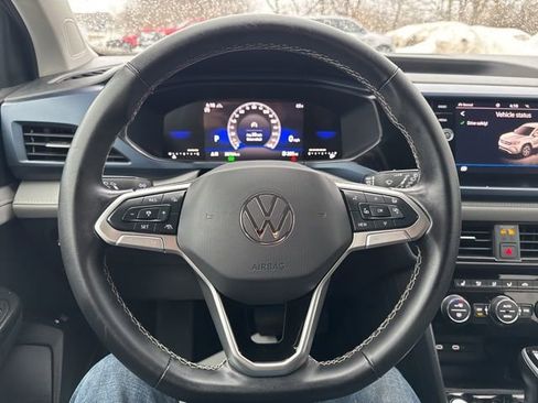 Used 2024 Volkswagen Taos SE image 21