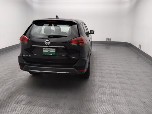 Used 2019 Nissan Rogue S AWD/4WD image 7