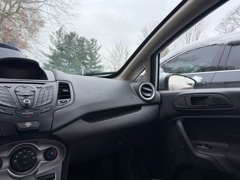 Used 2019 Ford Fiesta SE image 10