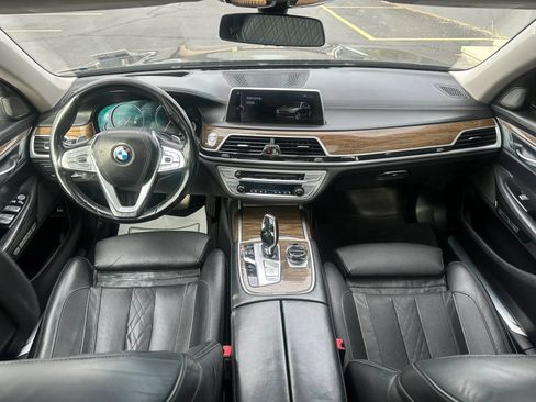 Used 2017 BMW 750i xDrive AWD/4WD image 18