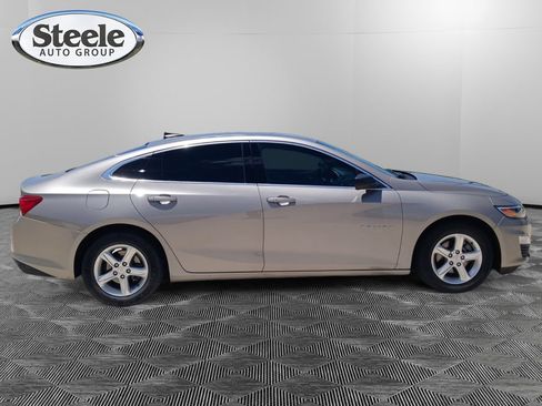 Used 2022 Chevrolet Malibu LS w/ LPO, Convenience Package 1 FWD image 4