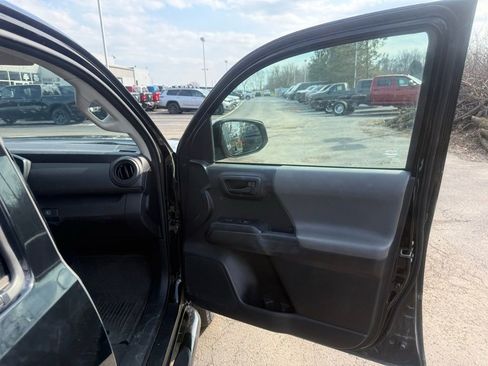 Used 2023 Toyota Tacoma SR AWD/4WD image 43