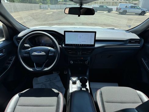 Used 2023 Ford Escape ST-Line w/ Tech Pack #1 FWD image 16