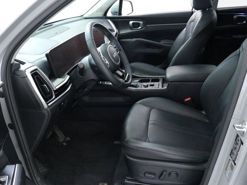 Used 2024 Kia Sorento S w/ Panoramic Sunroof Package image 24
