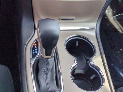 Used 2017 Jeep Grand Cherokee Laredo image 12