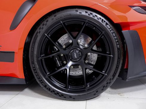 Certified 2025 Porsche 911 GT3 RS RWD image 38