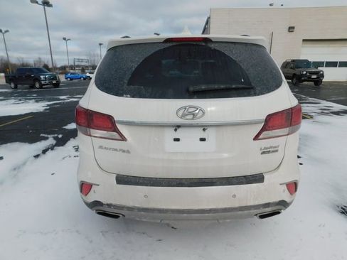 Used 2017 Hyundai Santa Fe Limited image 7