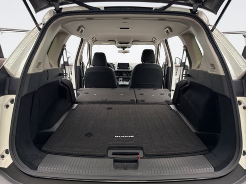 Used 2023 Nissan Rogue SV image 22