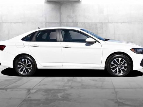 Certified 2024 Volkswagen Jetta S image 5