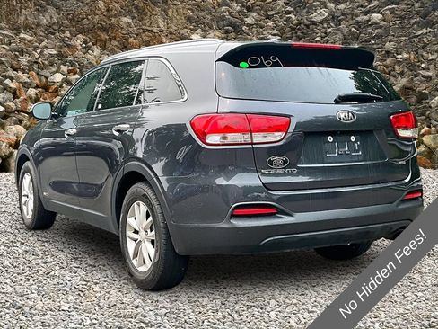 Used 2017 Kia Sorento AWD image 11