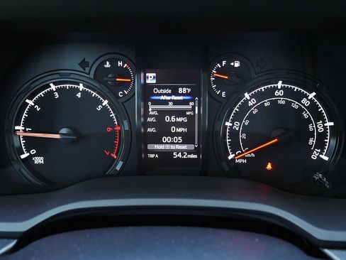 Used 2020 Toyota 4Runner SR5 Premium w/ Moonroof Package AWD/4WD image 28