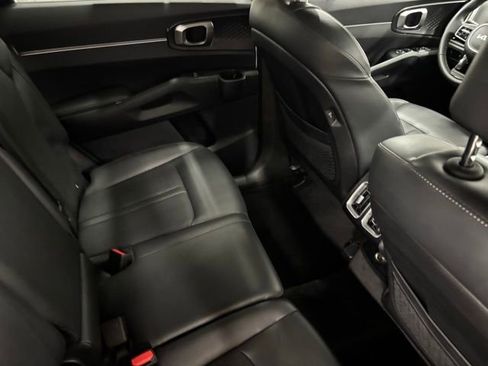 Used 2025 Kia Sorento S w/ Panoramic Sunroof Package FWD image 19