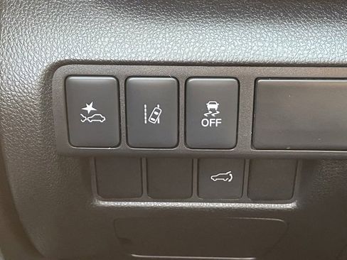 Used 2025 Mitsubishi Eclipse Cross Black Edition image 21