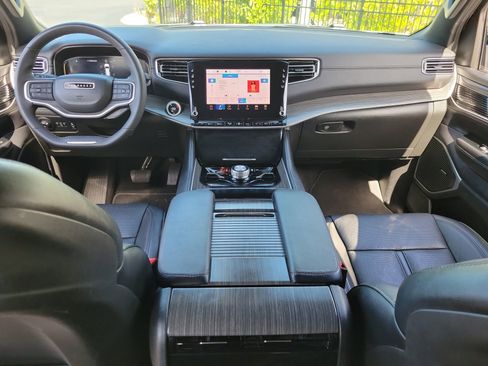 Used 2024 Jeep Wagoneer Series III AWD/4WD image 14