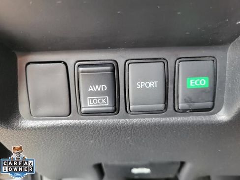 Used 2018 Nissan Rogue SV AWD/4WD image 19