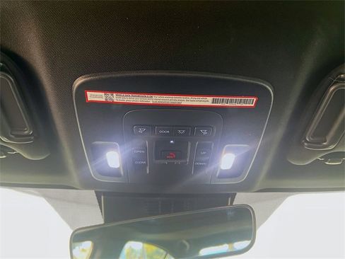 Used 2025 Toyota Camry SE image 19